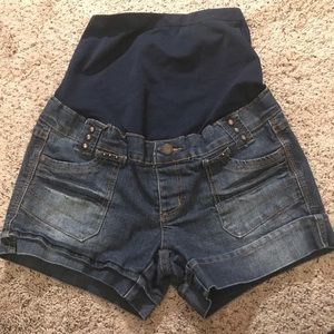 Maternity shorts